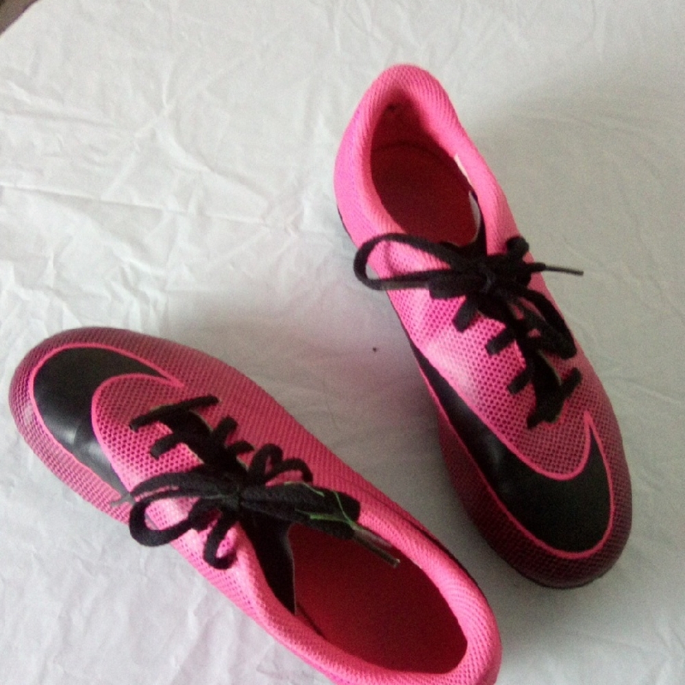 Nike Kids Pink and Black Sneakers Size 5 Y Is A Little Stain In One Shoes Pictur